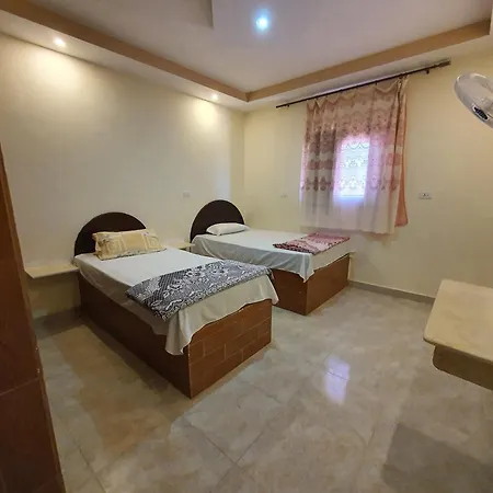بيت العز للشقق الفندقية - علم الروم Bet Elezz Apartments-Alam Elrom Mersa Matruh Room photo