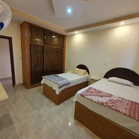 بيت العز للشقق الفندقية - علم الروم Bet Elezz Apartments-Alam Elrom Mersa Matruh Room photo