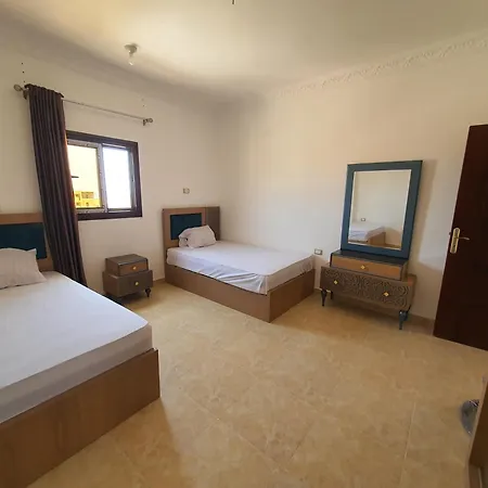 بيت العز للشقق الفندقية - علم الروم Bet Elezz Apartments-Alam Elrom Mersa Matruh Exterior photo